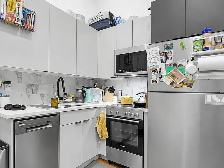 949 Metropolitan Ave #3B — Photo 8