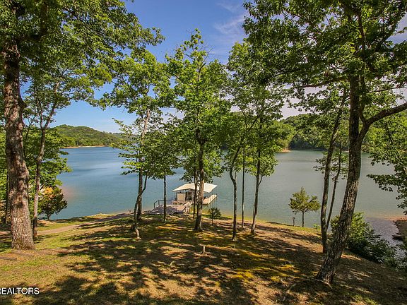 3rd image of 563 Norris Shores Dr
