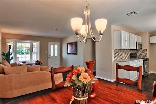5th image of 1485 Hollingsworth Dr