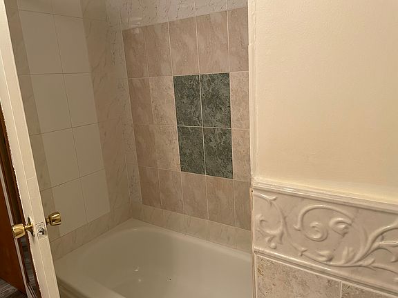 2nd image of 491 11th Ave