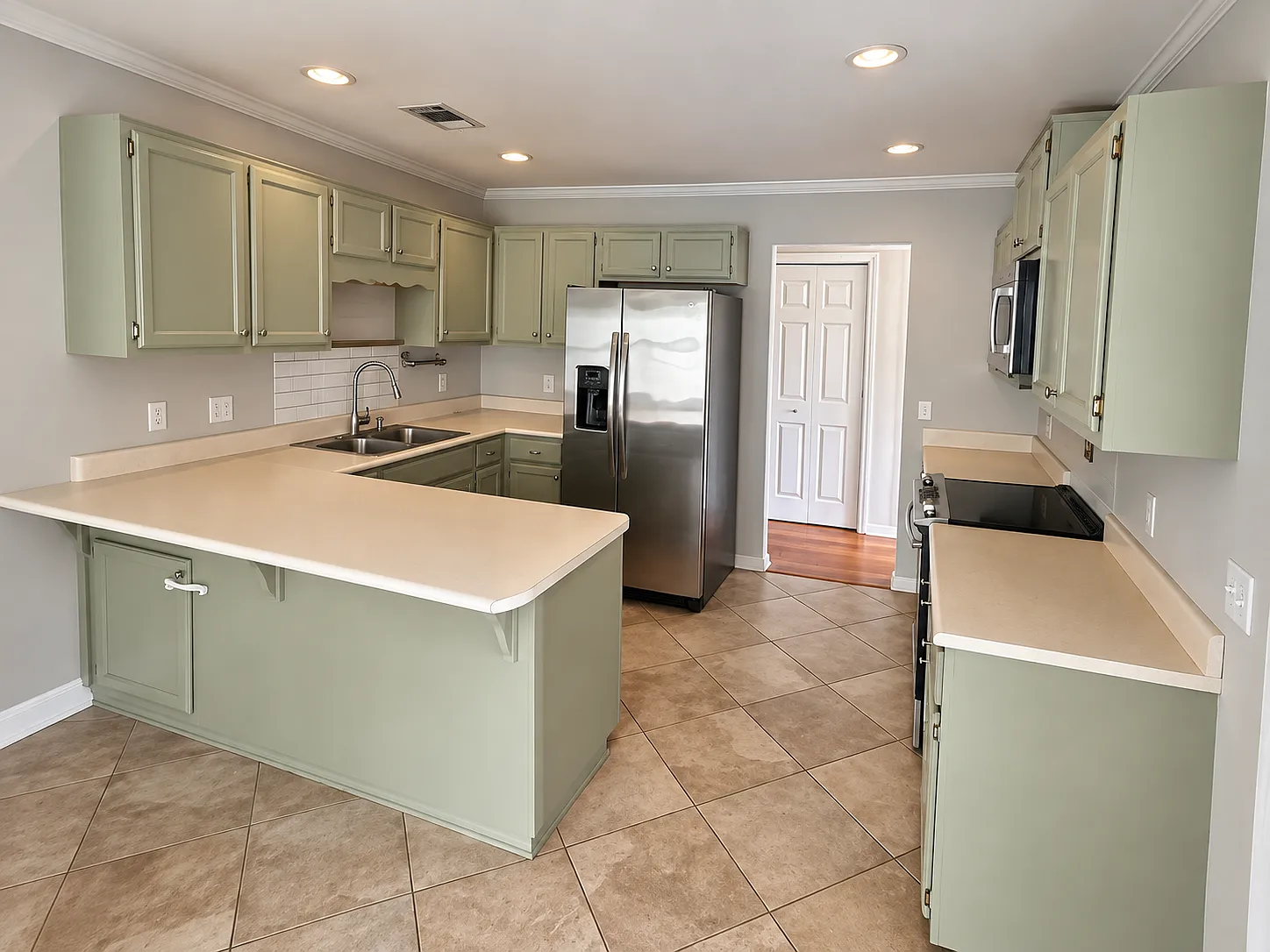 3 bed, 1756 sqft, $2,000 — Photo 3