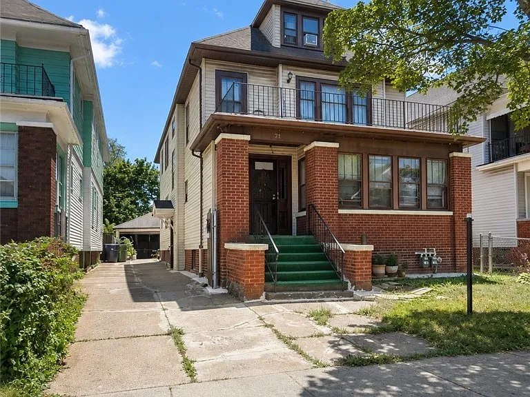 71 Brunswick Blvd #LOWER — Photo 1
