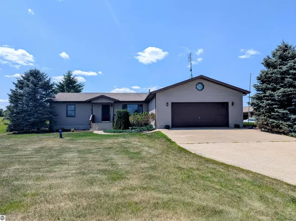 1177 N Melita Rd, Sterling, MI 48659