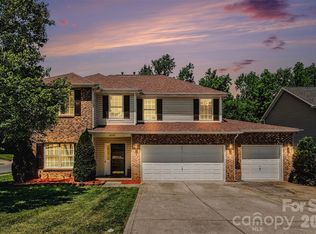10103 Caldwell Forest Dr, Charlotte, NC 28213