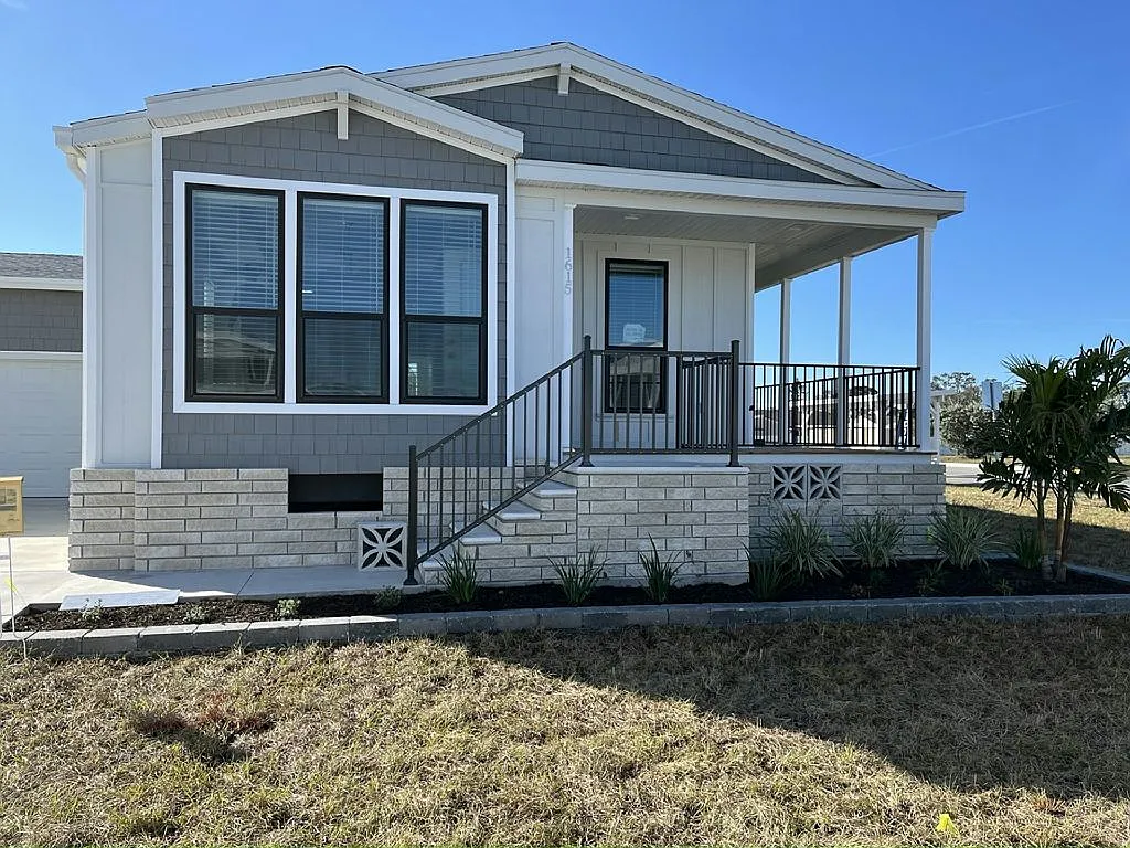 3 bed, 2.0 bath, 1460 sqft, $1,795 — Photo 1