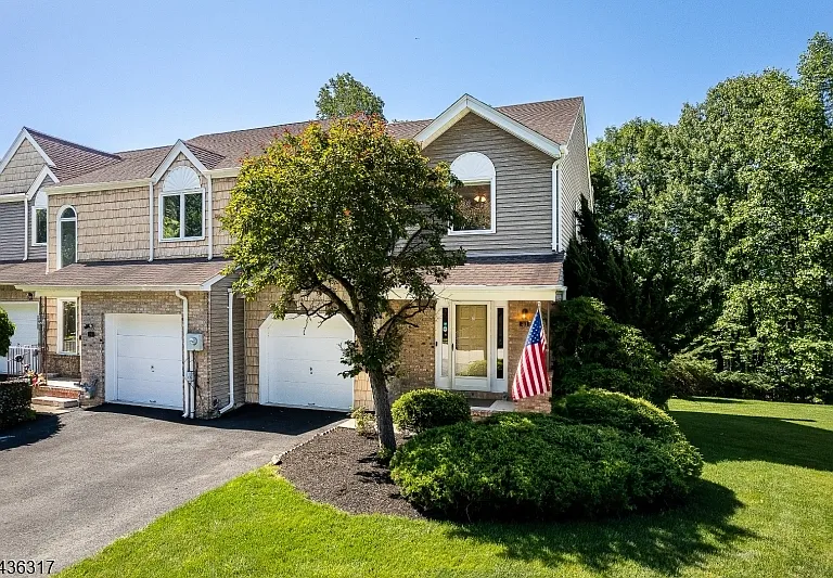 21 Edgefield Dr — Photo 1