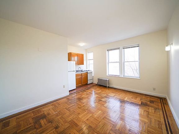 3rd image of 23-05 29th St #4C