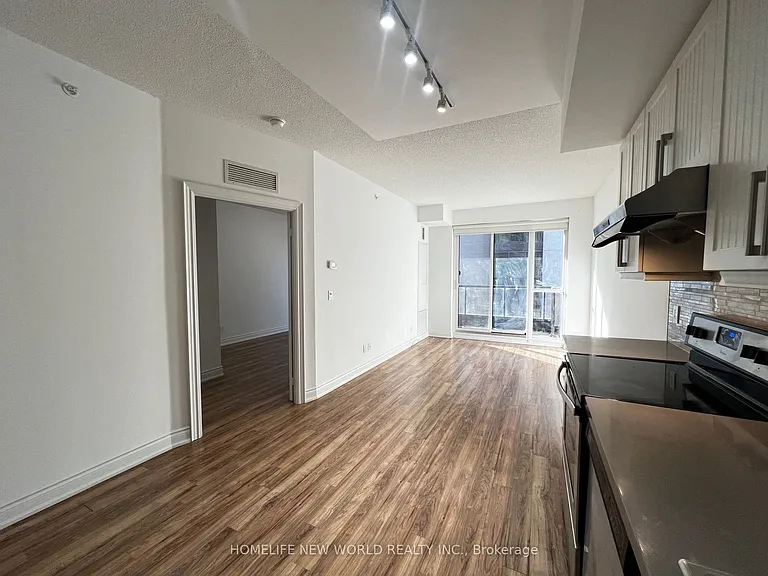 38 Cedarland Dr #603 — Photo 8