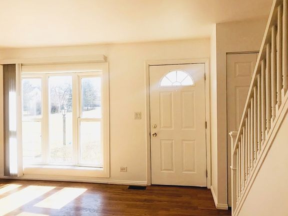 2nd image of 2142 Greenwood Ct Unit 2142