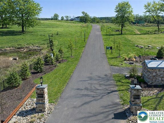 4th image of 2609 Saddleback Ln