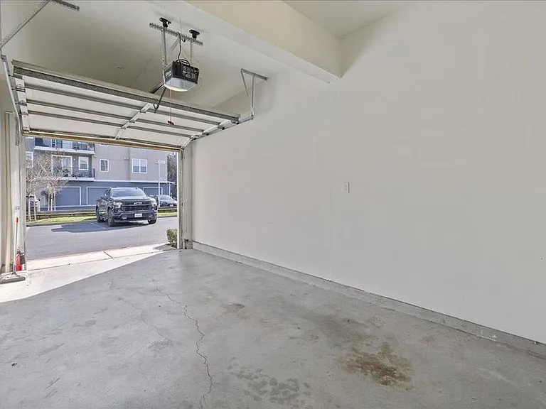1065 Saginaw Ter #304 — Photo 6