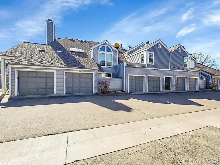 7448 Singing Hills Ct — Photo 20