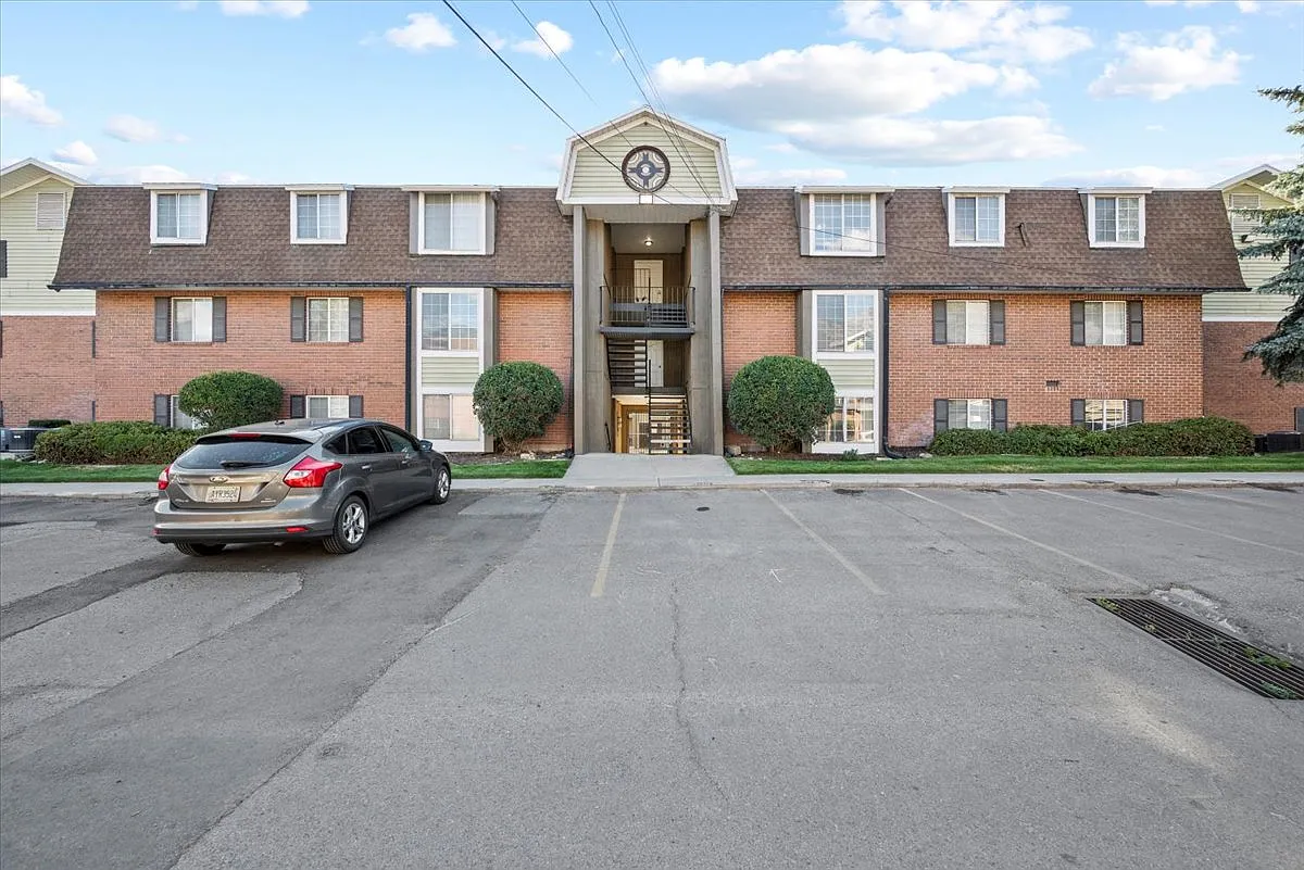 4 bed, 1344 sqft, $525 — Photo 1
