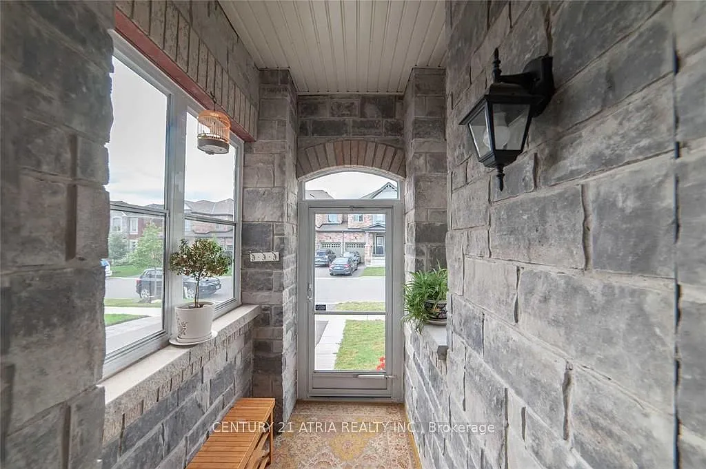 5 bed, $3,500 — Photo 2