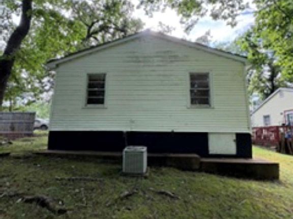 2nd image of 729 W Georgia St