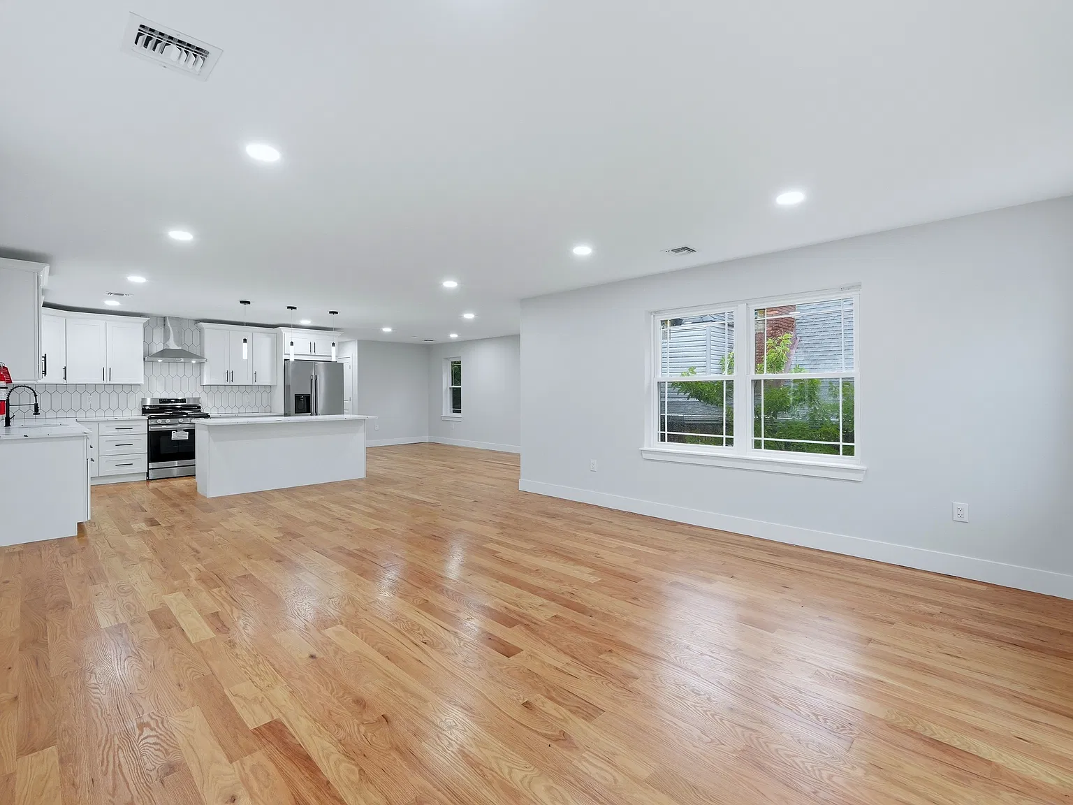 3 bed, $3,400 — Photo 3