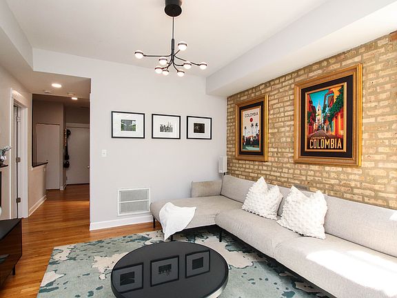 5th image of 4345 N Sacramento Ave APT 1B