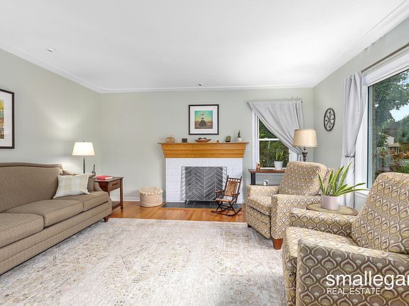 2nd image of 1905 Englewood Dr SE