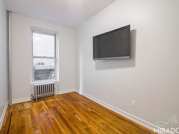 4th image of 1026 2nd Ave APT 2R