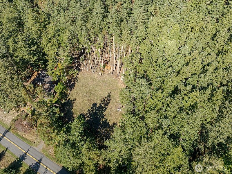4th image of 4071 Mud Bay