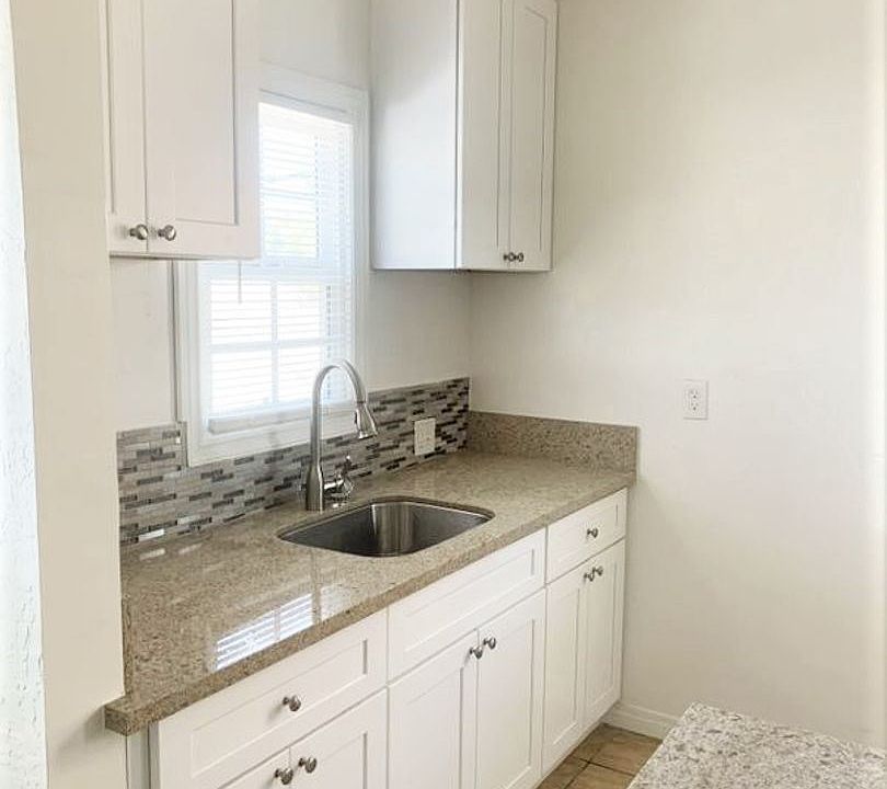 1st image of 1730 1/2 Cherry Ave #9637019