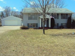 4152 Avon Dr, Dorr, MI 49323