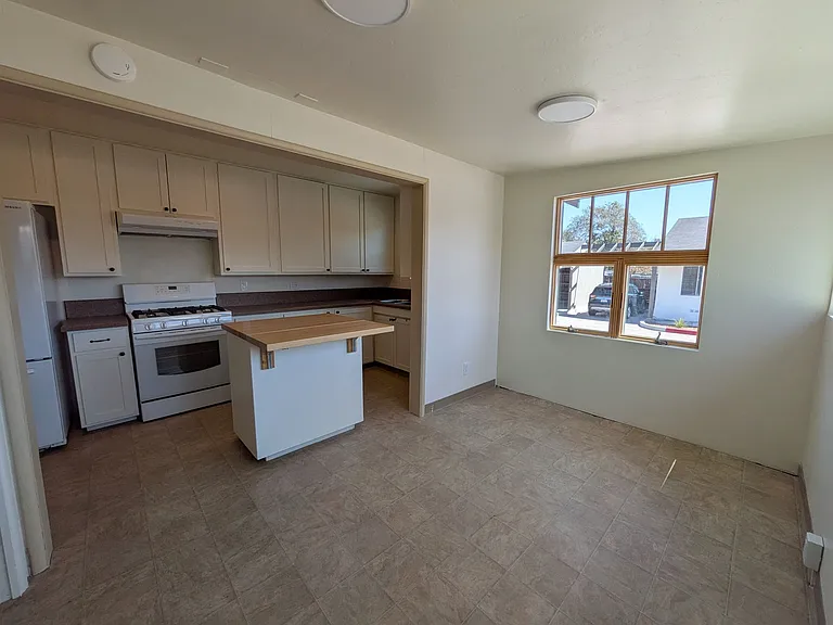 316 S Halcyon Rd — Photo 9