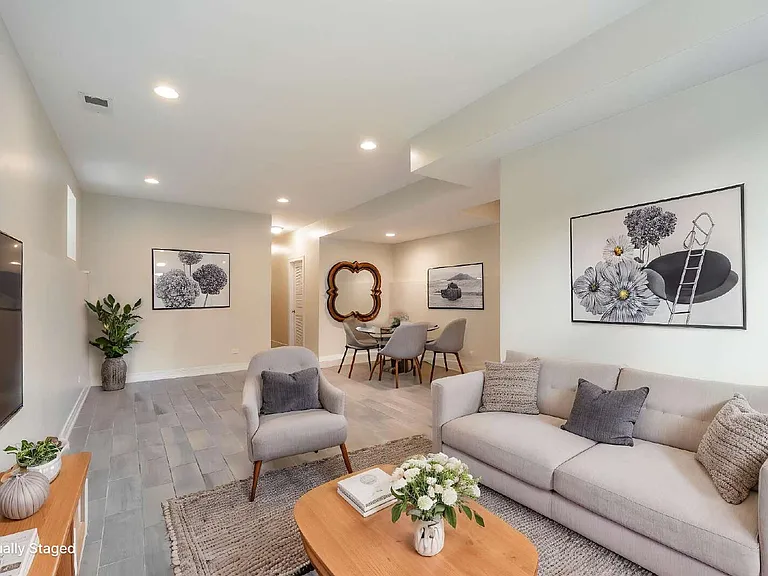 1110 N Christiana Ave — Photo 24
