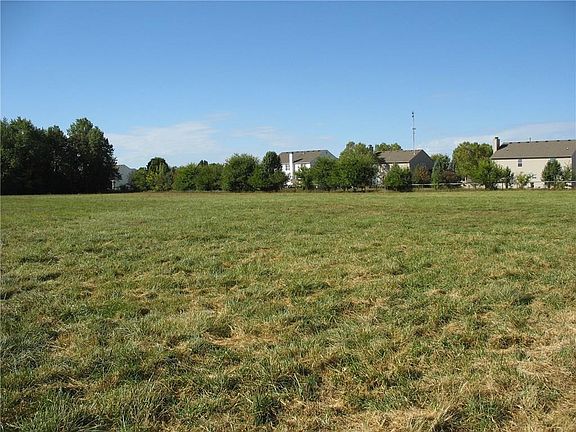 4th image of 8525 E County Road 400 N