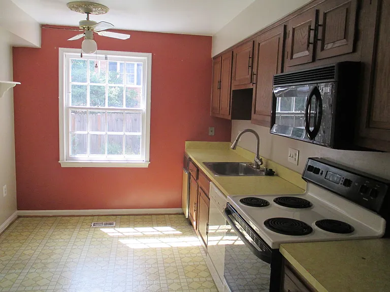 5258 Leestone Ct — Photo 4