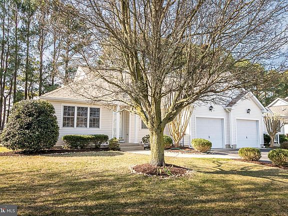 2nd image of 1048 E Schumaker Manor Dr