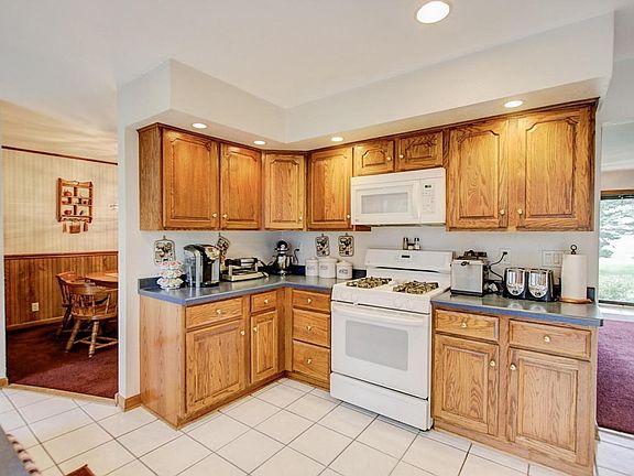 5th image of S46W22655 Weber Ct