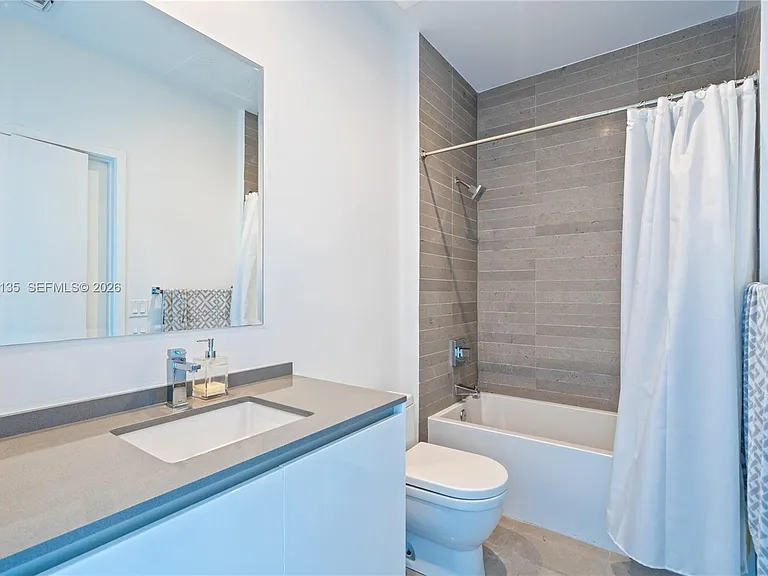 88 SW 7th St #4203 — Photo 16