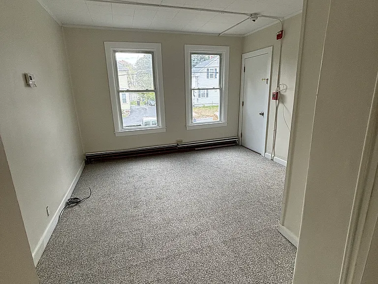 19 Youngs Ave #1R — Photo 12