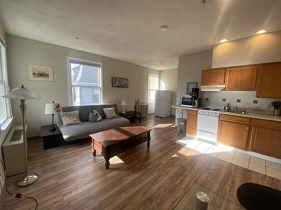 2nd image of 364 Harvard St #11