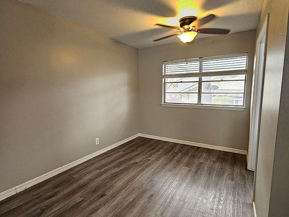 3rd image of 1309 E 21st St APT 219