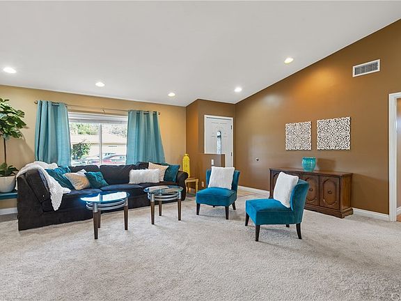 5th image of 1403 Bradley Ct
