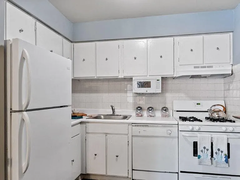 Brookmont Apartment Homes — Photo 1