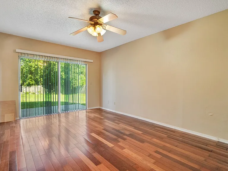 110 N Deerwood Ave — Photo 8