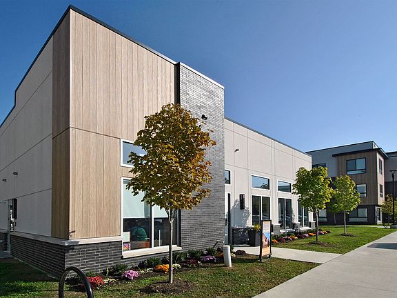 3rd image of 2151 E Big Beaver Rd #5-308