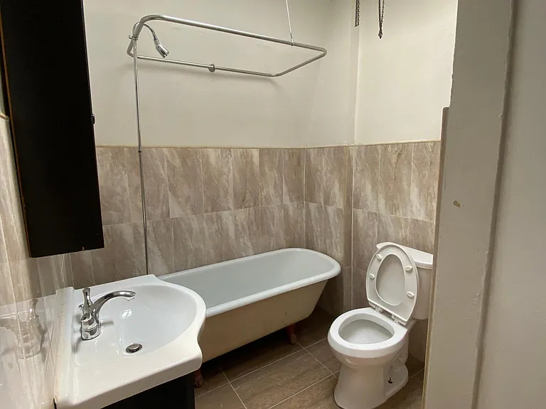 3723 Spring Garden St #3R — Photo 5
