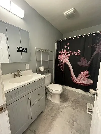 2 bed, 1.0 bath, 2142 sqft, $1,350 — Photo 4