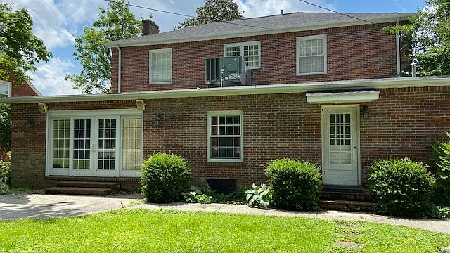 1318 Olive St — Photo 2