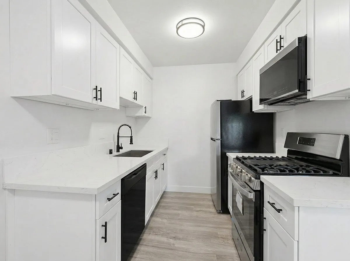 Building Photo - 6828 Fulton Ave #5