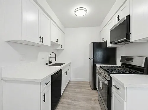 6828 Fulton Ave Photo 1
