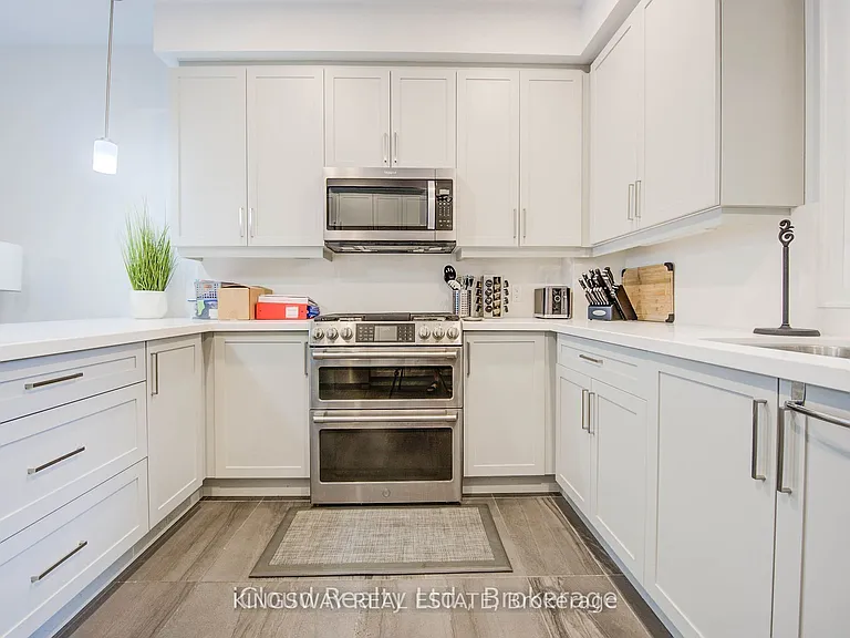 33 Jarvis St — Photo 21