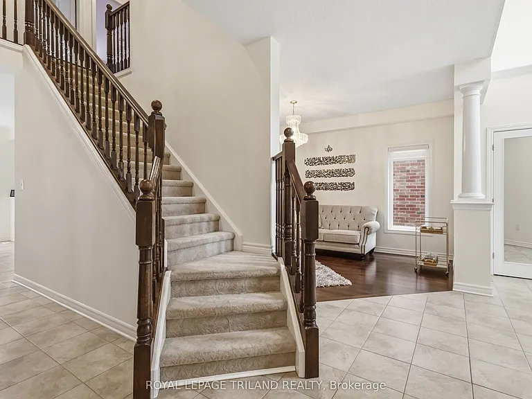 860 Kettleridge St — Photo 6