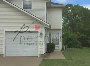 105 NE Sunshine St APT A, Oak Grove, MO 64075