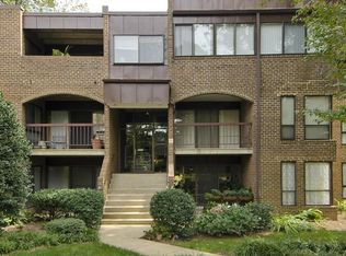 11260 Chestnut Grove Sq APT 138, Reston, VA 20190