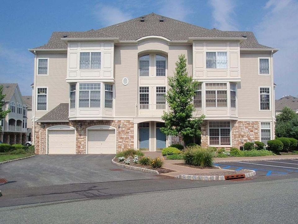 1st image of 925 Kensington Ln